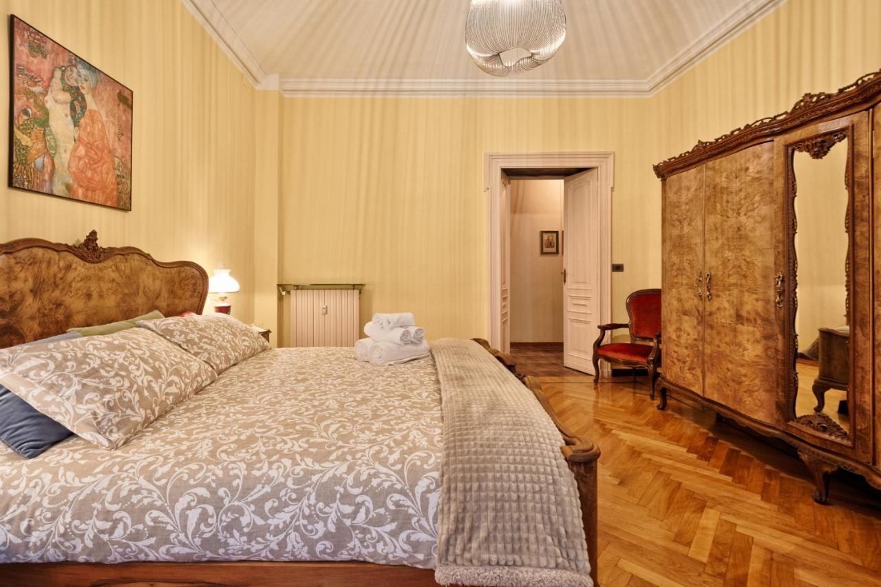 Acadamis -Il Rifugio Dei Mercanti- Piazza Castello Turin Extérieur photo